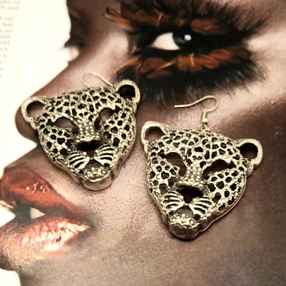 NWT Exaggerated Avant Garde Leopard Statement Silver Drop Earrings